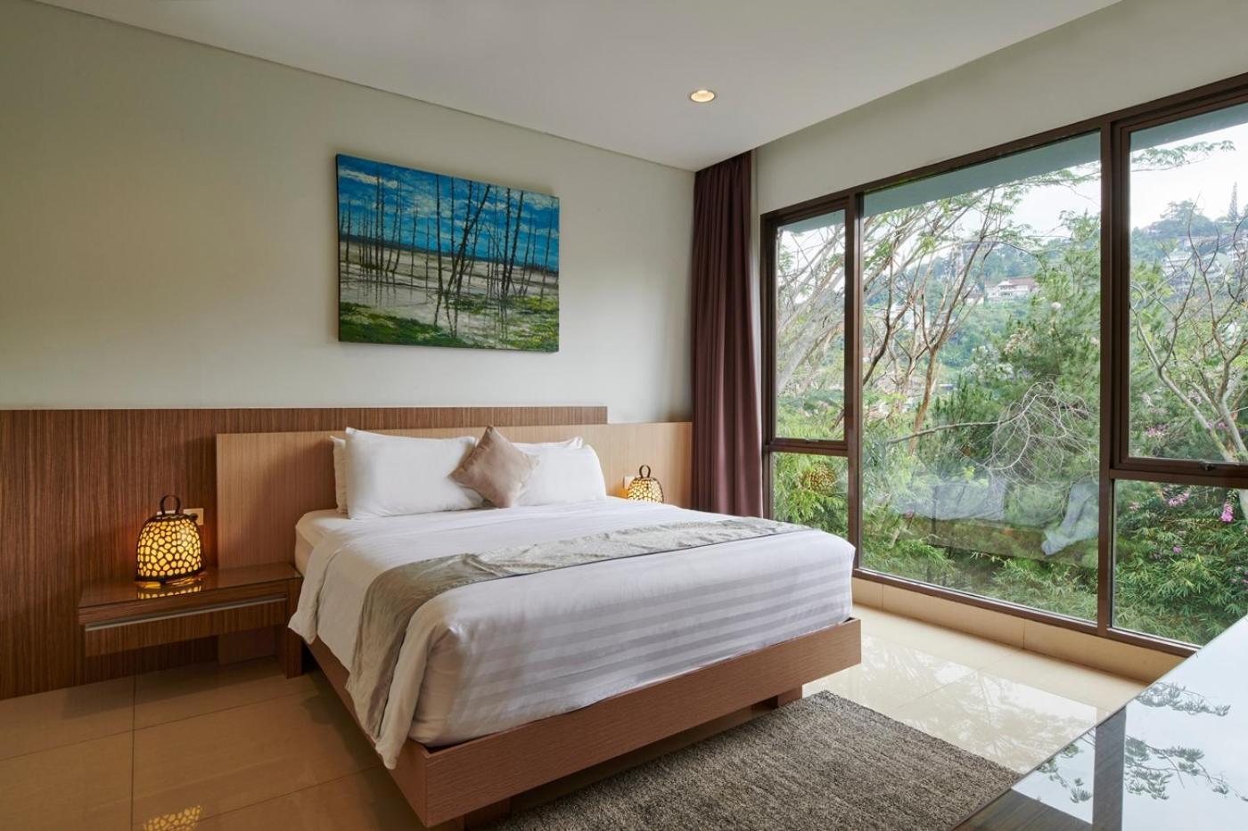 Hikari Hill View Villa 7 Bedrooms With A Private Swimming Pool And Billiard Bandung Exteriör bild